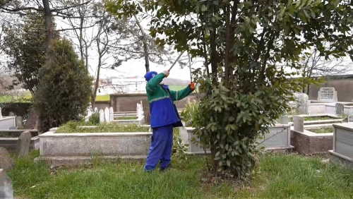 Kabristanlarımızı Bayram Ziyaretlerine Hazır Hale Getirdik