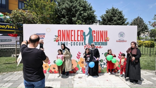 Arnavutköy’de Anneler Günü Coşkusu İlçenin Dört Bir Yanına Yayıldı