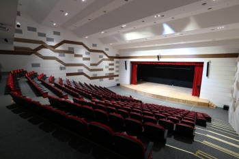 Arnavutköy Kültür Merkezi Konferans Salonu