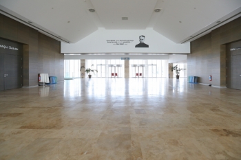 Nuri Pakdil Kültür Merkezi Konferans Salonu