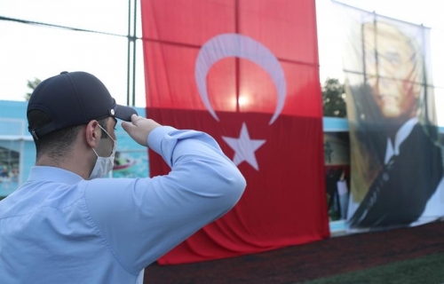 Arnavutköy’deki Tüm Statlarda İstiklal Marşı Çalındı