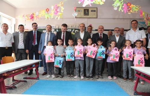 Yeniköy Çetinkaya Ortaokulu’nda Karne Heyecanı