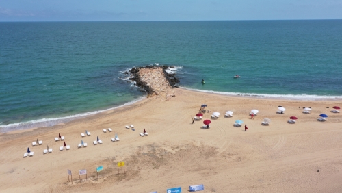 Karaburun Plajı: Yenilenen Yüzüyle Ziyaretçilerini Bekliyor